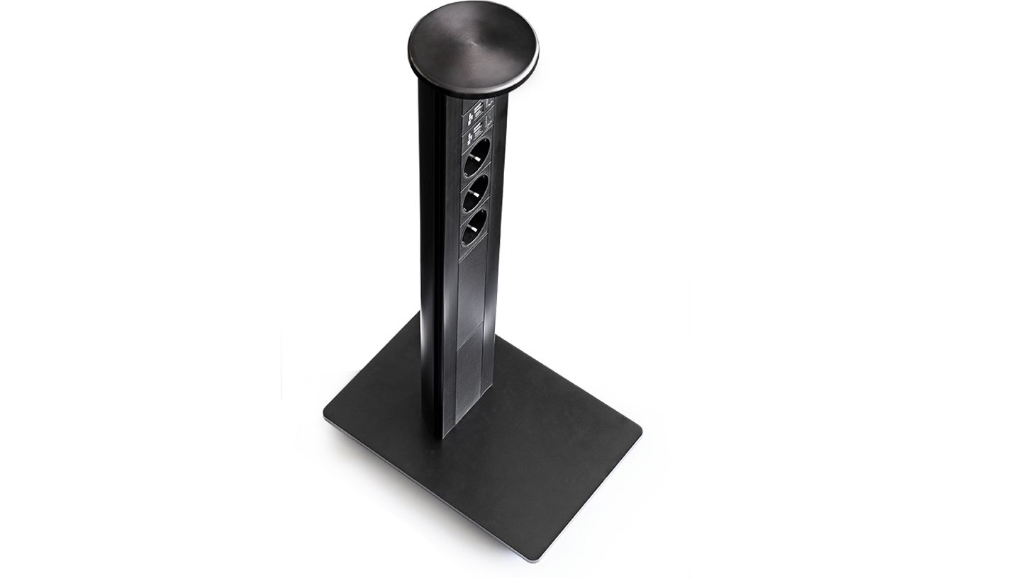 Torretta-portautenze-a-colonna-Evoline-Vertical-a-3-prese-Schuko-e-2-prese-Usb-su-pedana-vista-dallalto